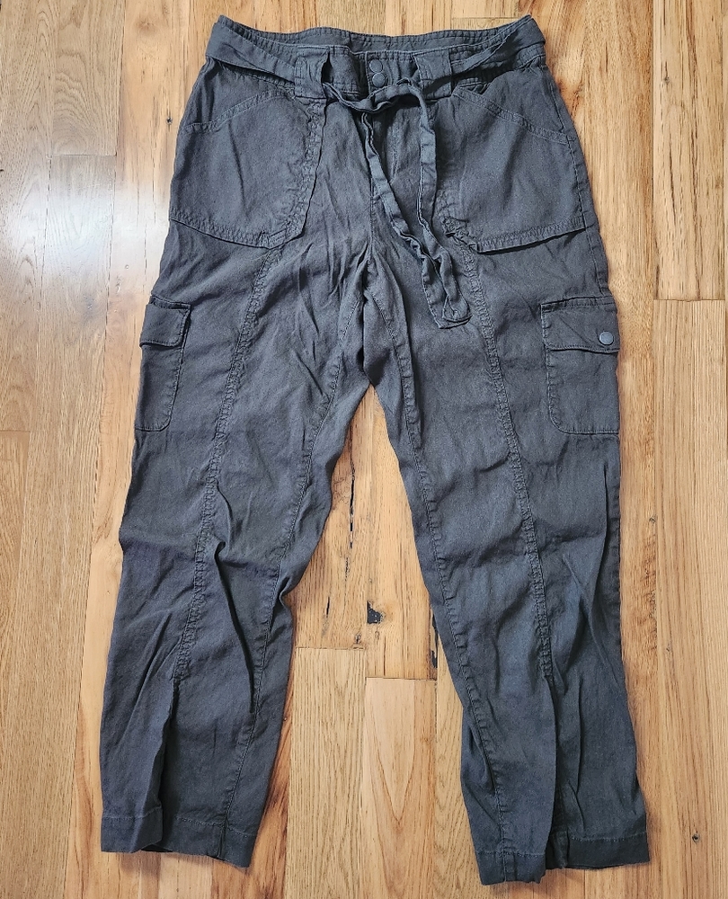 International Concepts Women's, size 8, Army Green Cargo pants